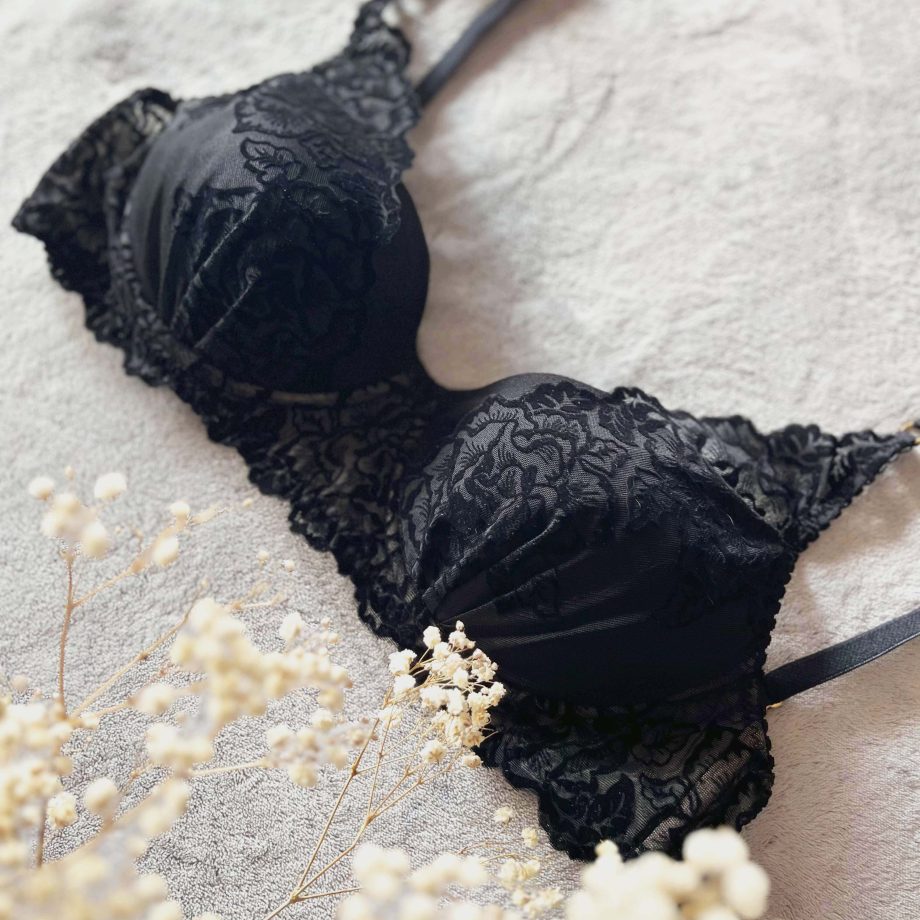 Lucrezia Reggiseno con Ferretto